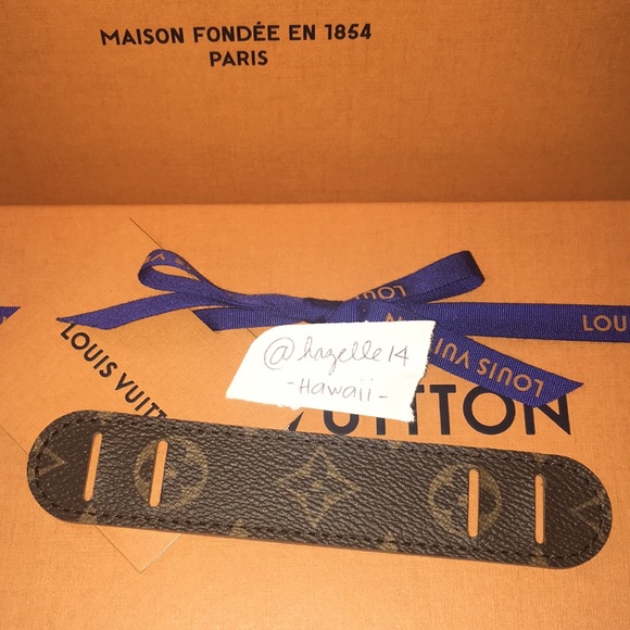 Louis Vuitton Strap Pad - Picture 1 of 9